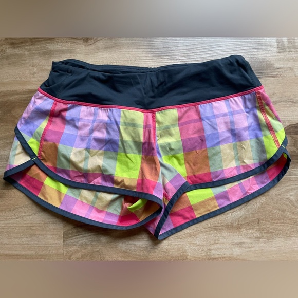 Lululemon Run Speed Shorts in Passion Pink Lime Foxy Plaid - Size 4 - Picture 1 of 4